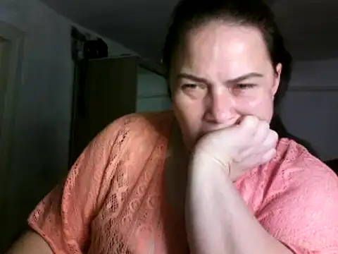 Snapshot of TammyAh chatting on 12.10.24 TammyAh online show from 12.10.24