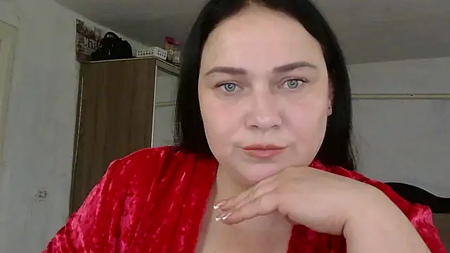Snapshot of TammyAh chatting on 12.17.25 TammyAh online show from 12.17.25