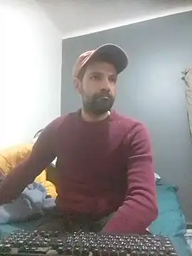 Snapshot of foyler chatting on 11.27.25 foyler online show from 11.27.25