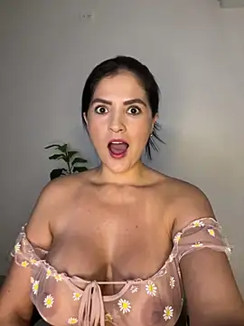 Snapshot of Carolina_Novoa chatting on 12.15.24 Carolina Novoa online show from 12.15.24