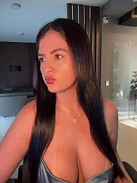 Snapshot of Carolina_Novoa chatting on 10.08.25 Carolina Novoa online show from 10.08.25