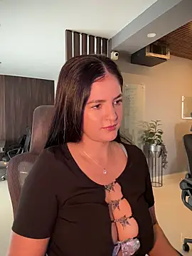 Snapshot of Carolina_Novoa chatting on 11.03.25 Carolina Novoa online show from 11.03.25