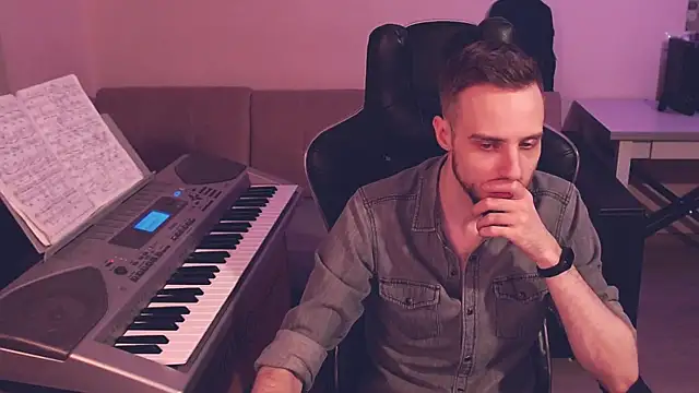 Snapshot of Sweetparker chatting on 12.14.24 Sweetparker online show from 12.14.24