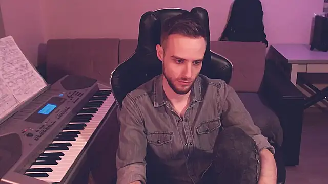 Snapshot of Sweetparker chatting on 12.16.24 Sweetparker online show from 12.16.24