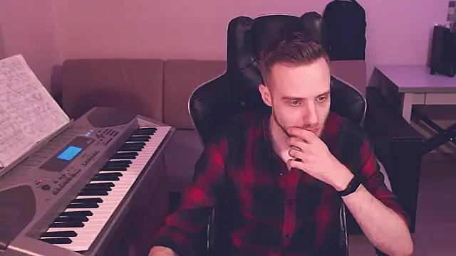 Snapshot of Sweetparker chatting on 12.18.24 Sweetparker online show from 12.18.24