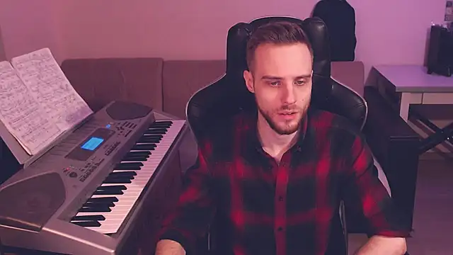 Snapshot of Sweetparker chatting on 12.19.24 Sweetparker online show from 12.19.24