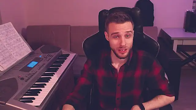 Snapshot of Sweetparker chatting on 12.19.24 Sweetparker online show from 12.19.24