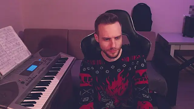 Snapshot of Sweetparker chatting on 12.25.24 Sweetparker online show from 12.25.24