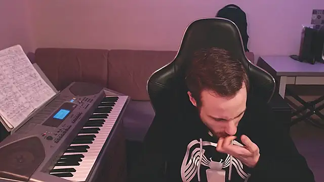 Snapshot of Sweetparker chatting on 02.16.25 Sweetparker online show from 02.16.25