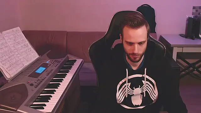 Snapshot of Sweetparker chatting on 02.17.25 Sweetparker online show from 02.17.25