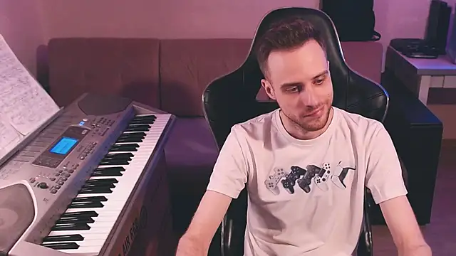 Snapshot of Sweetparker chatting on 10.11.25 Sweetparker online show from 10.11.25