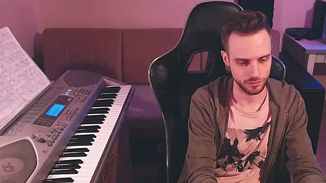 Snapshot of Sweetparker chatting on 10.20.25 Sweetparker online show from 10.20.25