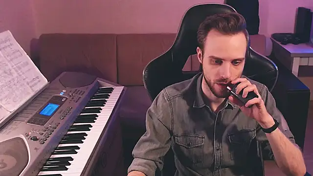 Snapshot of Sweetparker chatting on 11.24.25 Sweetparker online show from 11.24.25