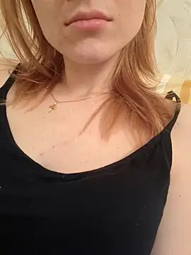 YogisticJuli666 online show from 11.20.25