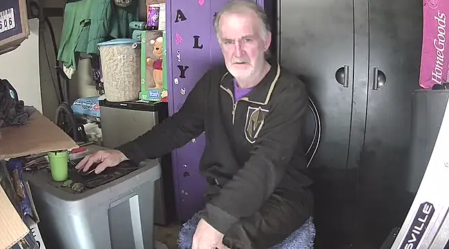 Snapshot of Sweet_Sexy1963 chatting on 12.20.24 Sweet Sexy1963 online show from 12.20.24