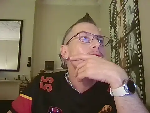 Snapshot of Dv8rBoy666 chatting on 07.19.26 Dv8rBoy666 online show from 07.19.26