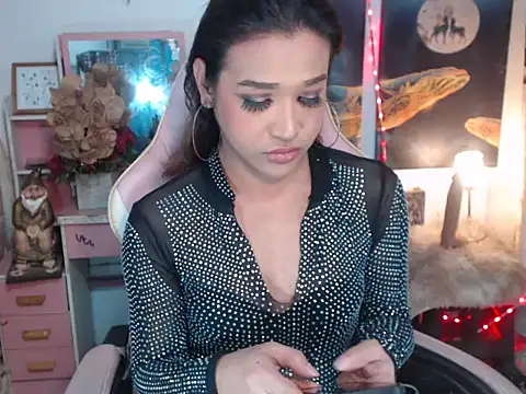 Snapshot of AsianMariaTs chatting on 10.24.25 AsianMariaTs online show from 10.24.25