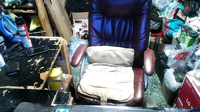 Snapshot of russtee chatting on 11.16.25 russtee online show from 11.16.25