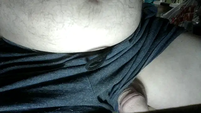 Snapshot of russtee chatting on 11.29.25 russtee online show from 11.29.25