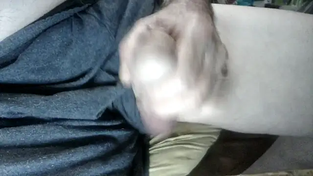 Snapshot of russtee chatting on 11.30.25 russtee online show from 11.30.25