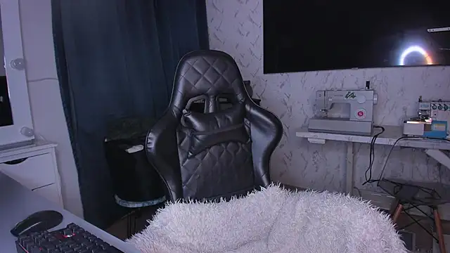 Snapshot of Lisegg_ chatting on 02.03.25 Lisegg online show from 02.03.25