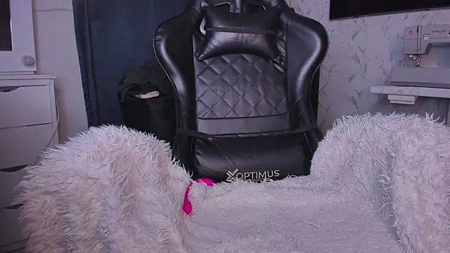 Snapshot of Lisegg_ chatting on 02.05.25 Lisegg online show from 02.05.25