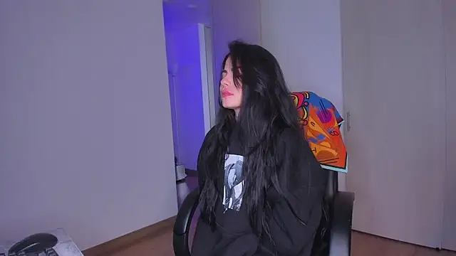 Snapshot of Lisegg_ chatting on 11.18.25 Lisegg online show from 11.18.25