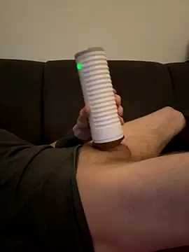 Snapshot of LionBoy1976 chatting on 10.28.25 LionBoy1976 online show from 10.28.25