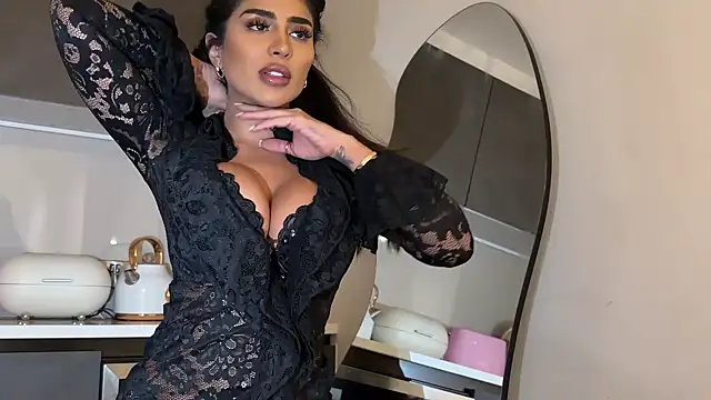 ArabicBarbie online show from 12.18.25