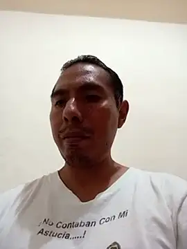 Snapshot of desnudo_Sexoxo chatting on 12.18.24 desnudo Sexoxo online show from 12.18.24