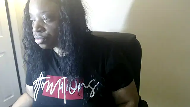 Sexymona1218 online show from 02.13.26