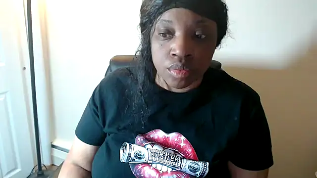 Sexymona1218 online show from 04.13.26