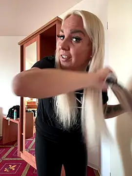 MIA-XXX online show from 09.25.25