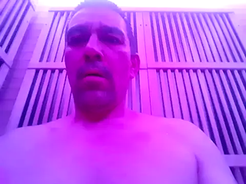 Snapshot of dick81 chatting on 03.31.26 dick81 online show from 03.31.26