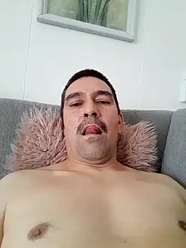 Snapshot of dick81 chatting on 04.02.26 dick81 online show from 04.02.26
