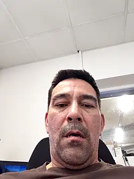 Snapshot of dick81 chatting on 05.06.26 dick81 online show from 05.06.26