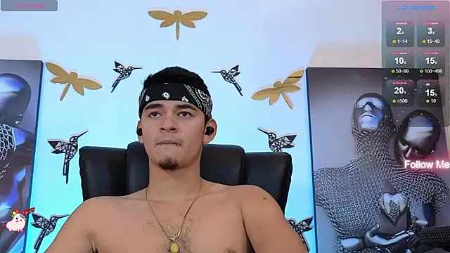 Snapshot of VikoHands chatting on 12.21.24 VikoHands online show from 12.21.24