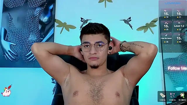 Snapshot of VikoHands chatting on 03.15.25 VikoHands online show from 03.15.25