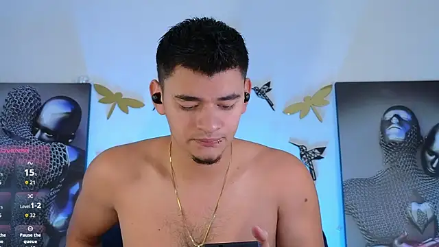 Snapshot of VikoHands chatting on 10.24.25 VikoHands online show from 10.24.25