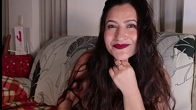 Snapshot of DeesseLuxure chatting on 02.26.26 DeesseLuxure online show from 02.26.26