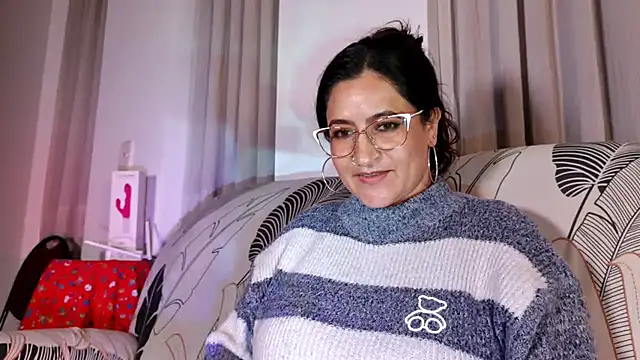 Snapshot of DeesseLuxure chatting on 03.11.26 DeesseLuxure online show from 03.11.26