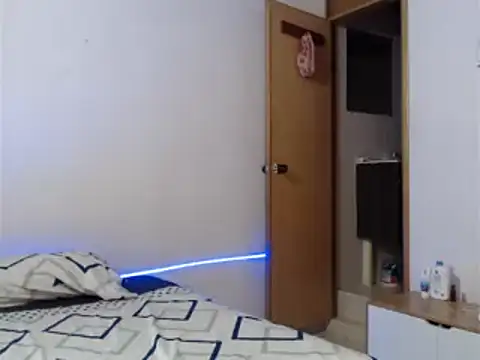 evolet01 online show from 12.04.24