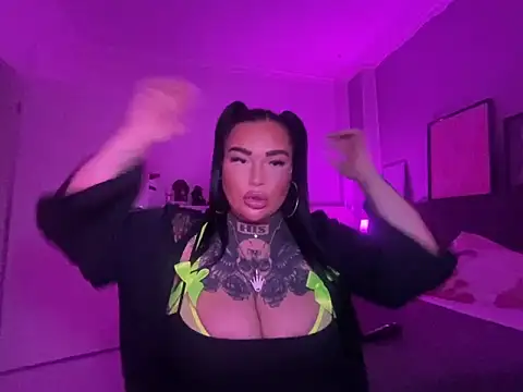  MelinaCurves  online show from 01.16.25