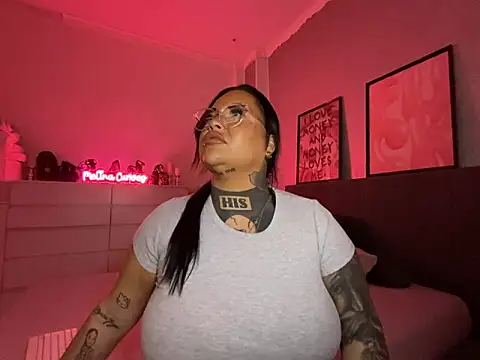  MelinaCurves  online show from 02.24.25