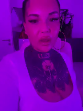 Snapshot of _MelinaCurves_ chatting on 05.23.26 MelinaCurves online show from 05.23.26