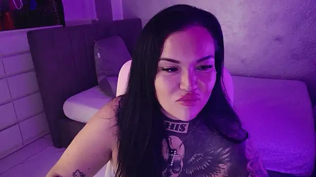 Snapshot of _MelinaCurves_ chatting on 07.03.26 MelinaCurves online show from 07.03.26