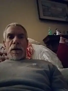 Snapshot of Biknight chatting on 12.05.25 Biknight online show from 12.05.25