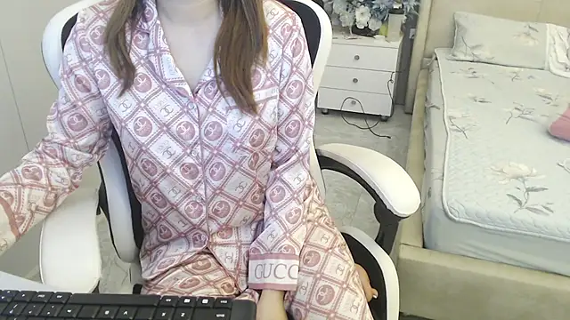 Snapshot of Hanako_love chatting on 03.01.25 Hanako love online show from 03.01.25