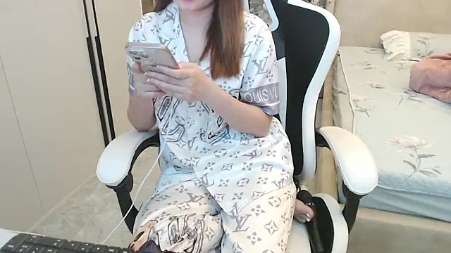 Snapshot of Hanako_love chatting on 03.10.25 Hanako love online show from 03.10.25