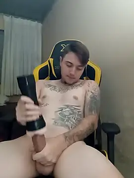 Snapshot of DanielMagains chatting on 02.18.25 DanielMagains online show from 02.18.25